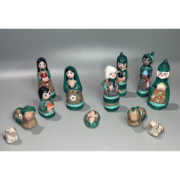 Mexican Folk Art Nativity Clay Pottery Figurines 12 pcs Vintage 1960s - Picture 1 of 7